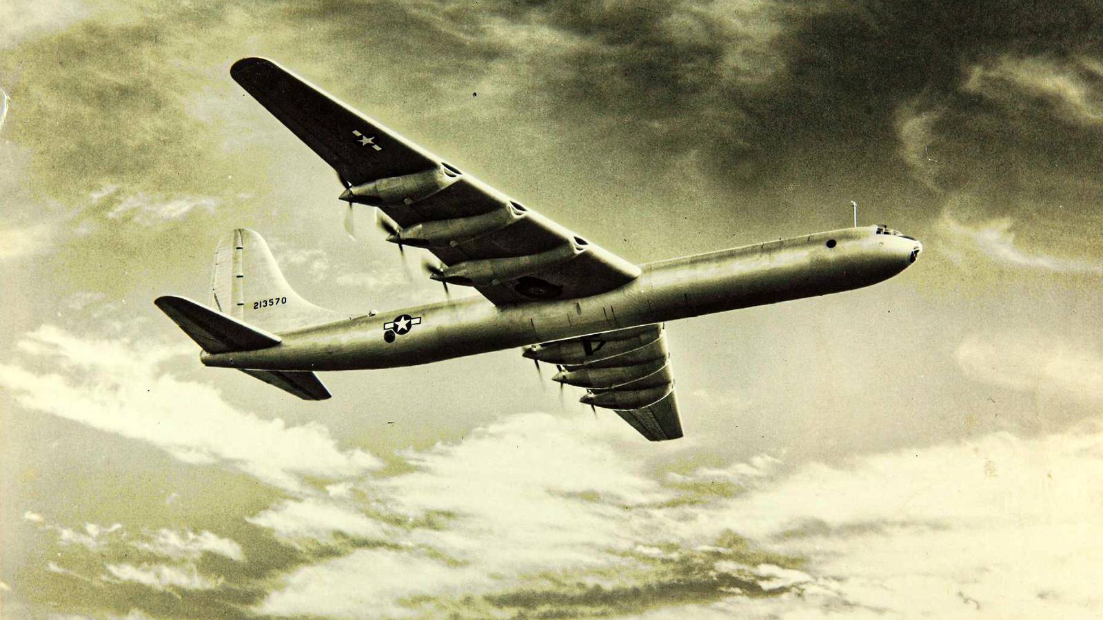 O Enigma do B-36 Peacemaker: Por que o 1º Bombardeiro Nuclear dos EUA sumiu em 11 anos?