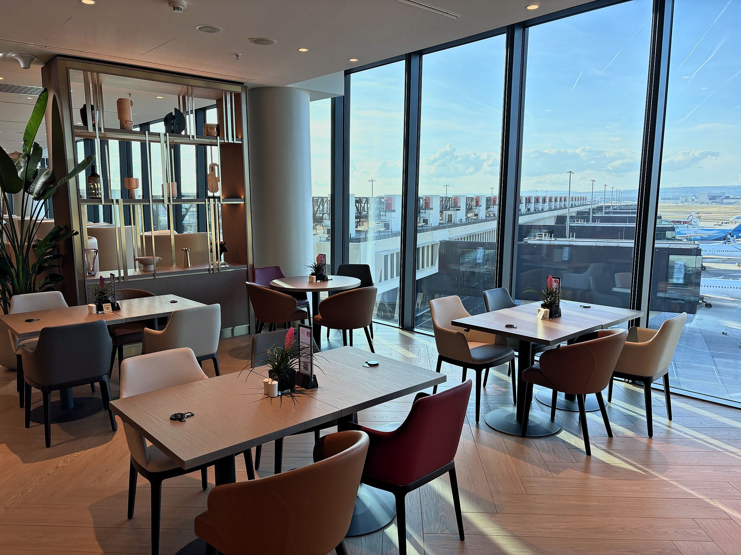 I Explored Emirates' New Frankfurt Airport Lounge: Serving The Best Airside Views