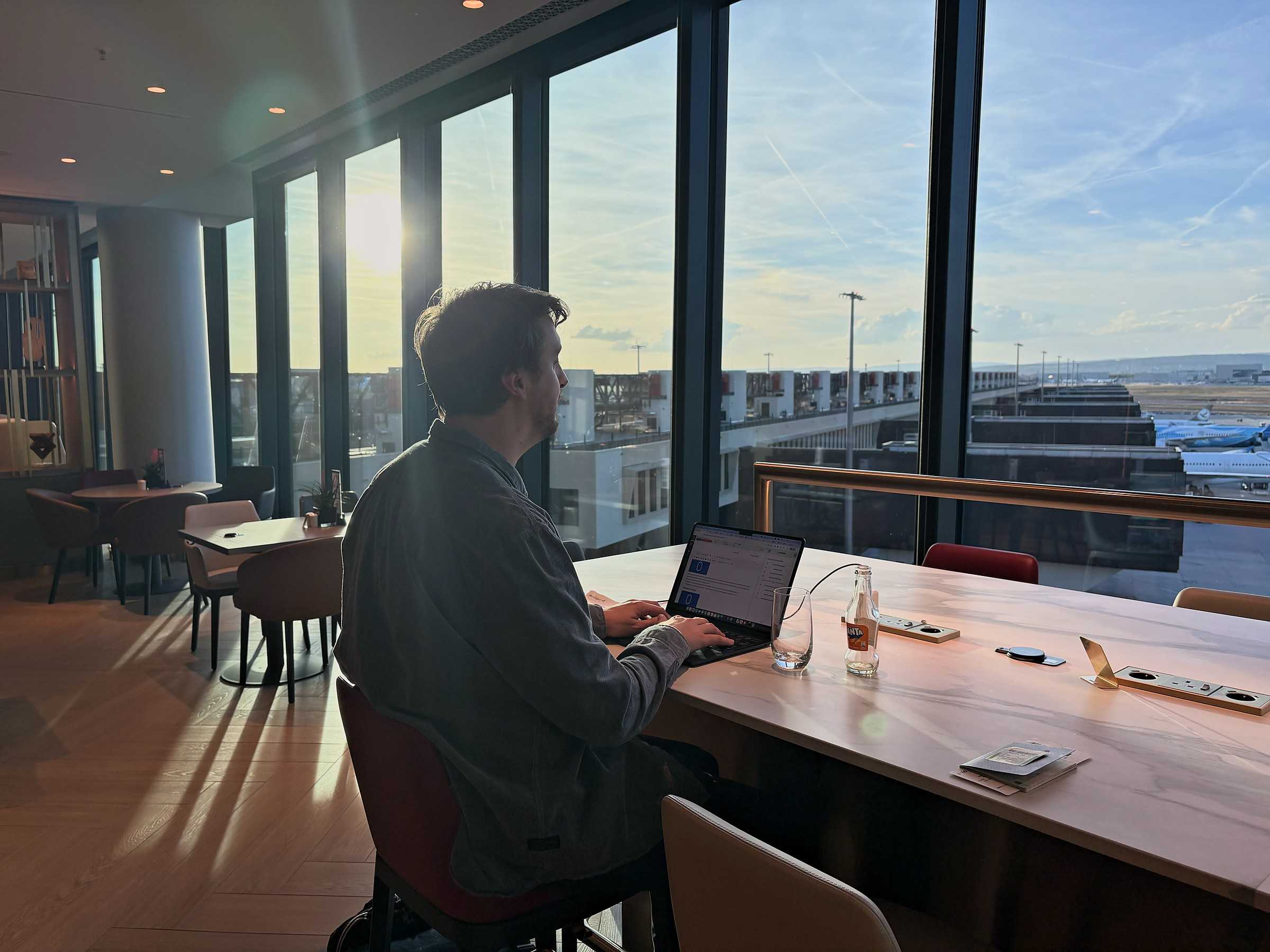 04-seating-workspaces-04