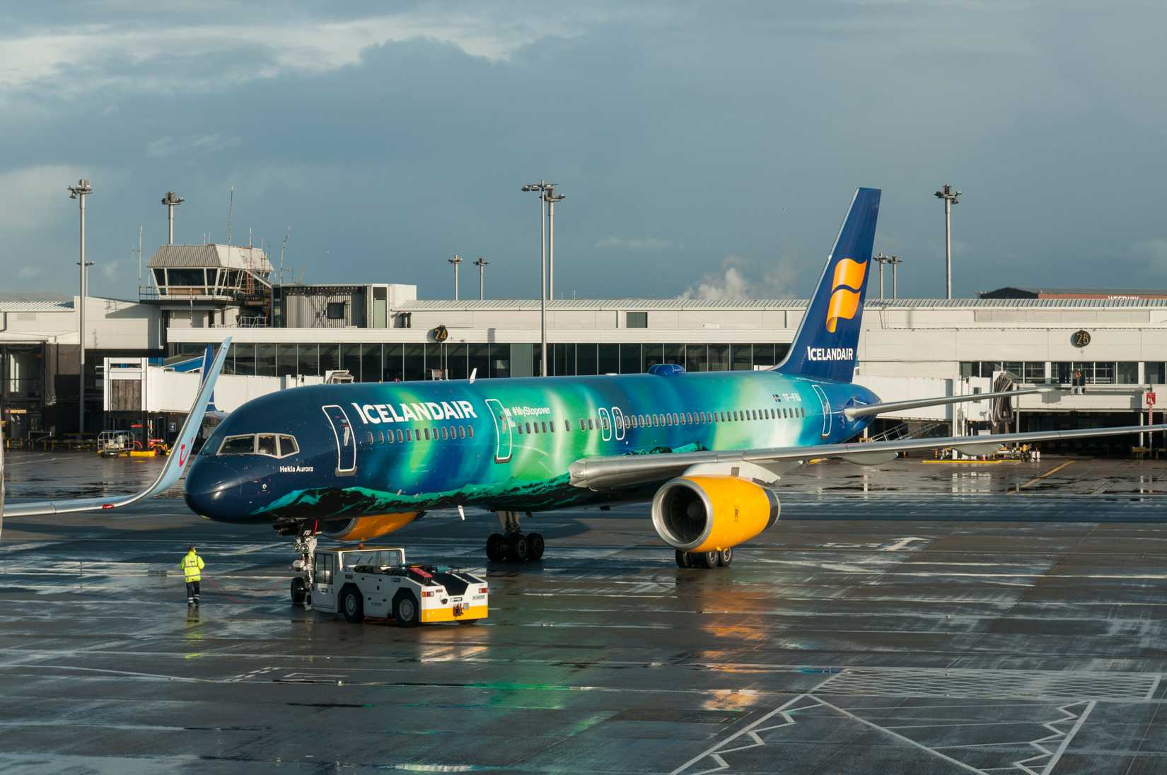 16-11-16-Glasgow_International_Airport-Flugzeugaufnahme-RR2_7343