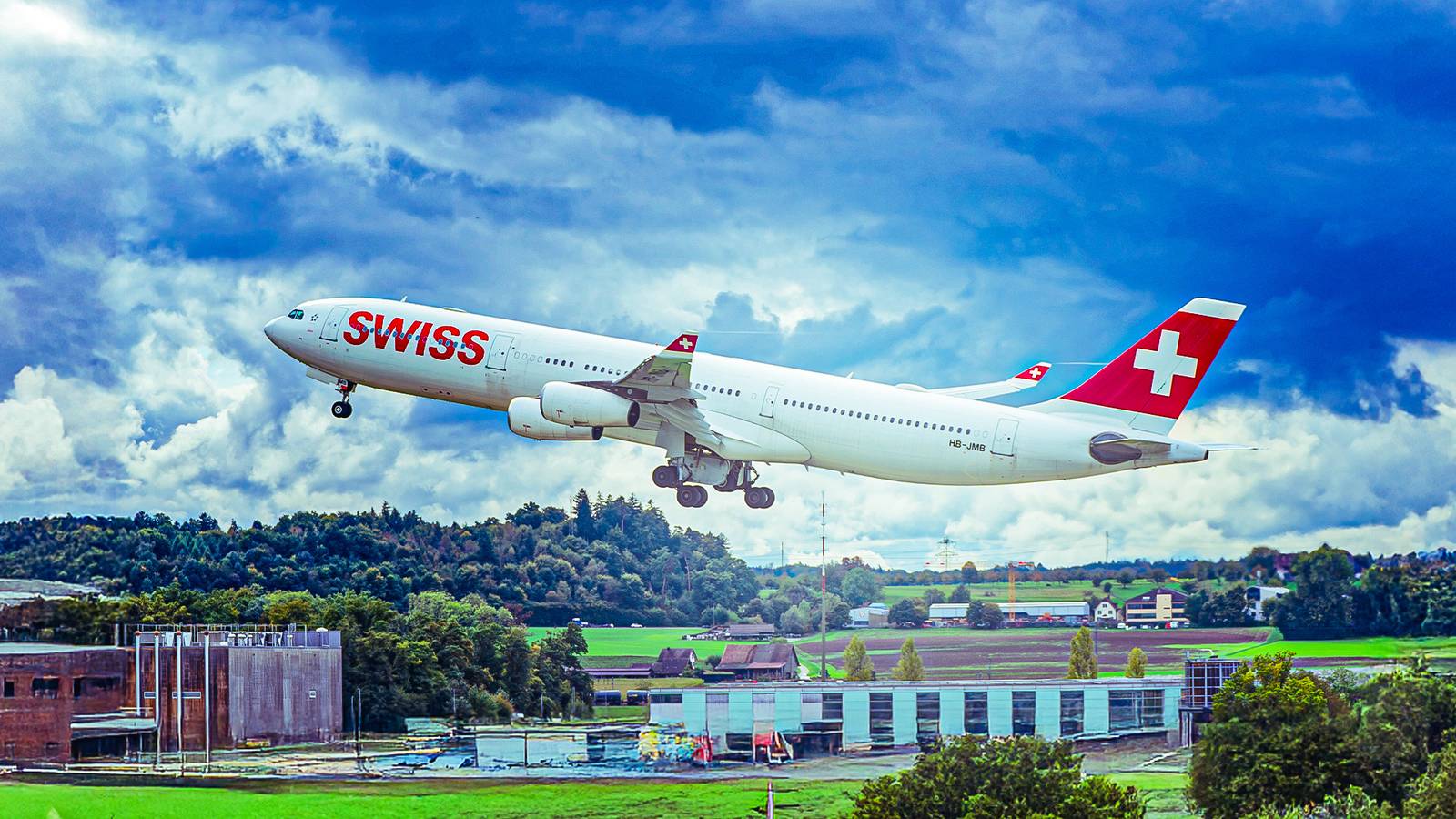 SWISS aposenta Airbus A340 enquanto Lufthansa anuncia nova rota com A350