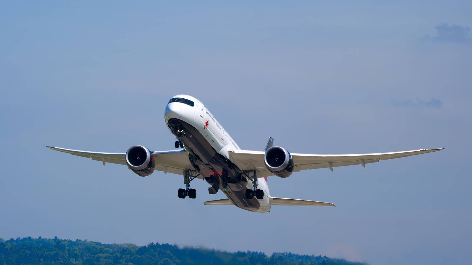Air Canada adia retomada de voo Toronto-Dubai em meio a tensões geopolíticas