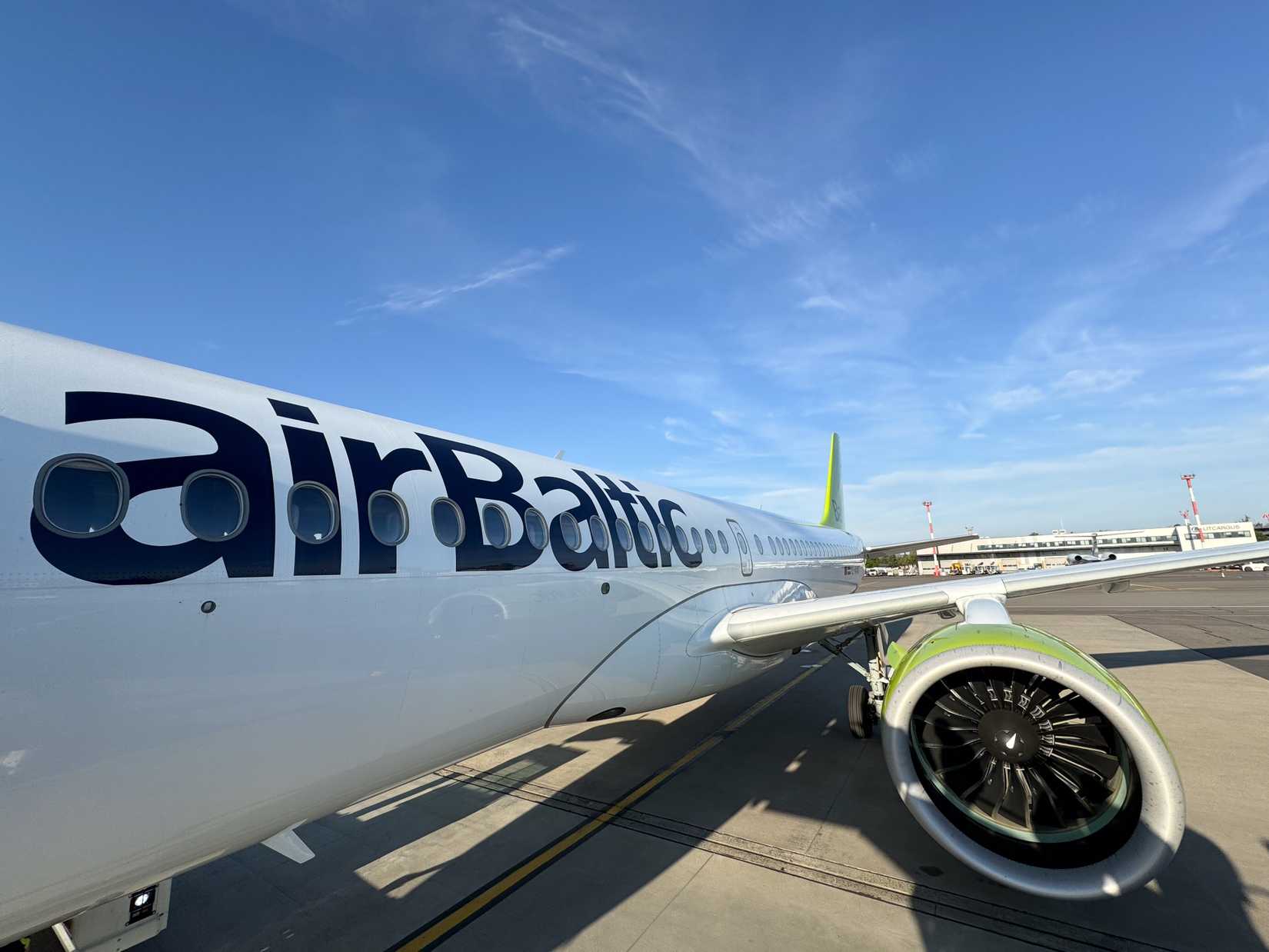 airBaltic Airbus A220-300