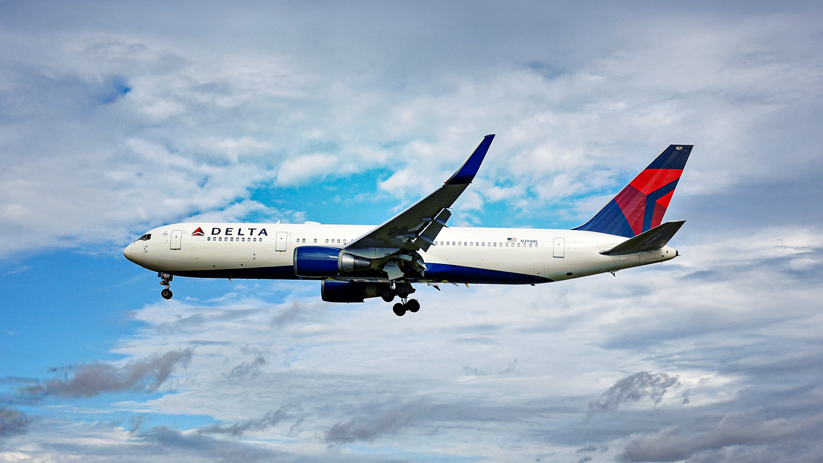 World Simple Line The Aircraft Replacing Delta Air Lines' Aging Boeing 767-300ER ...
