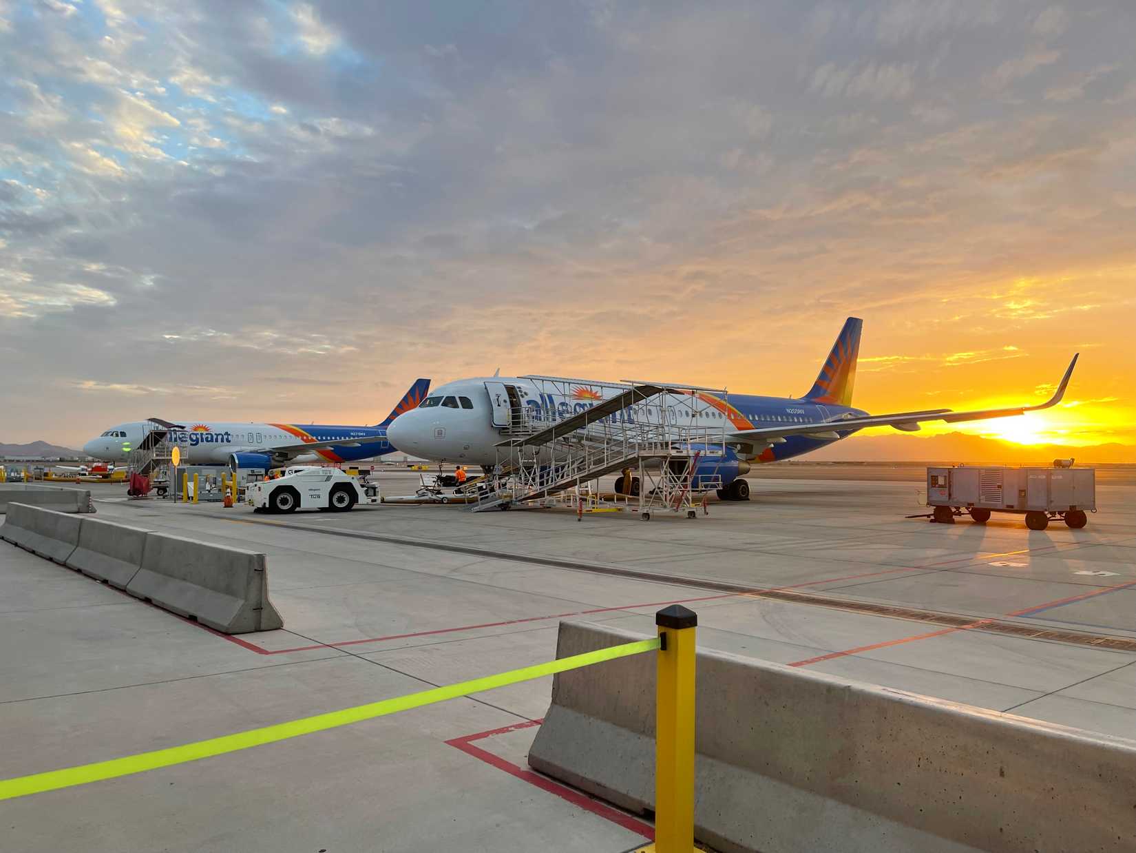 Allegiant Air Airbus A320 Mesa