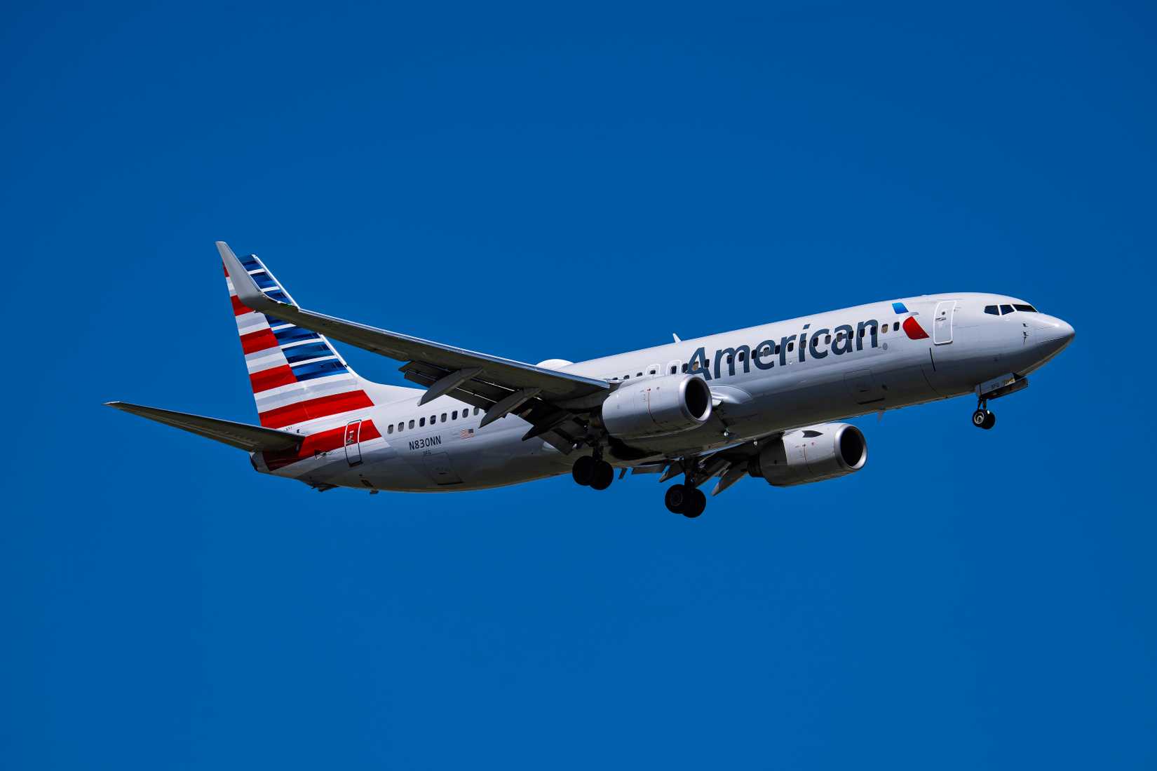 American Airlines Boeing 737-800 blue sky