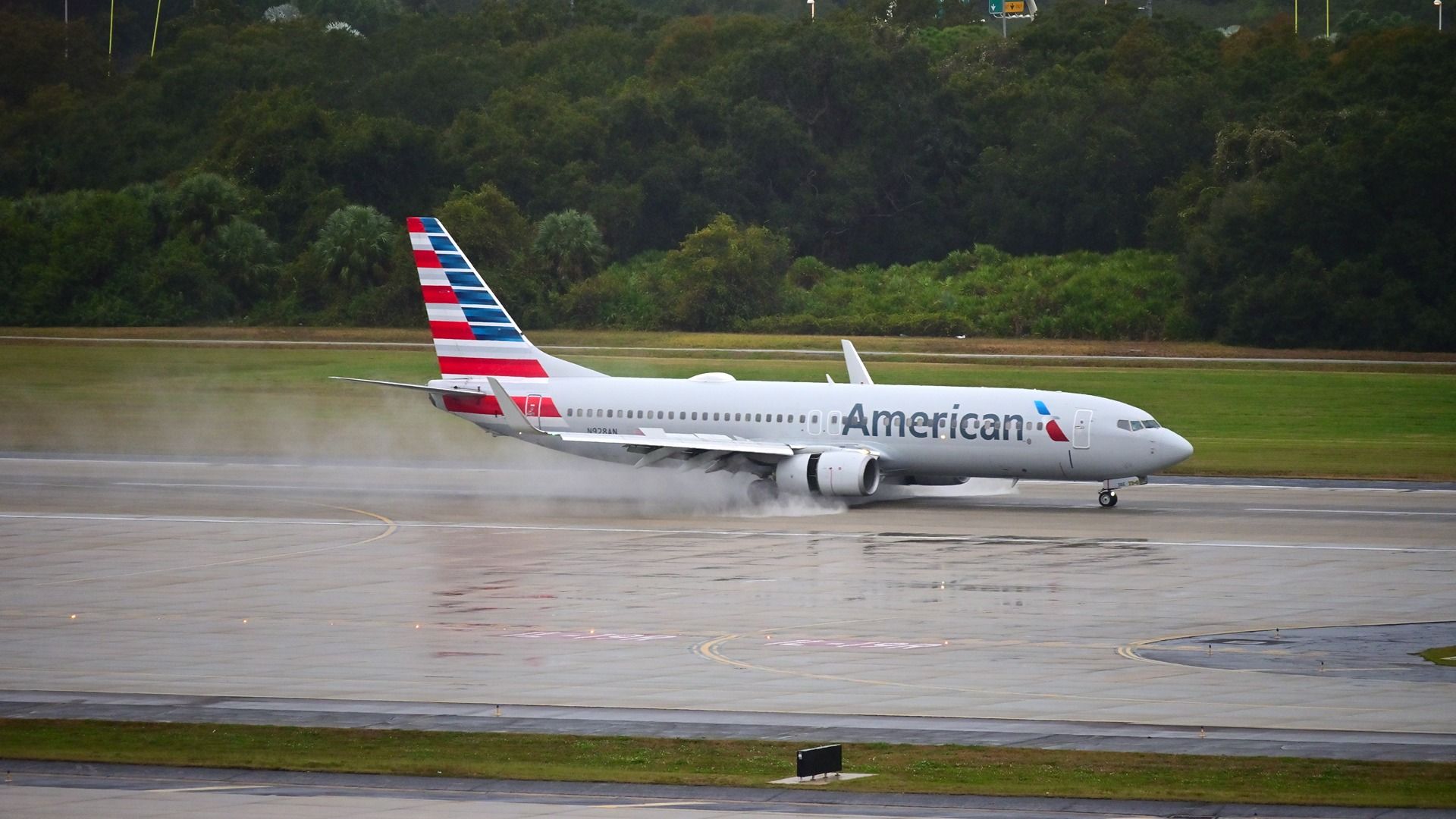 American Airlines Reportedly Planning To Expand Starlink Rollout To Entire Mainline Fleet