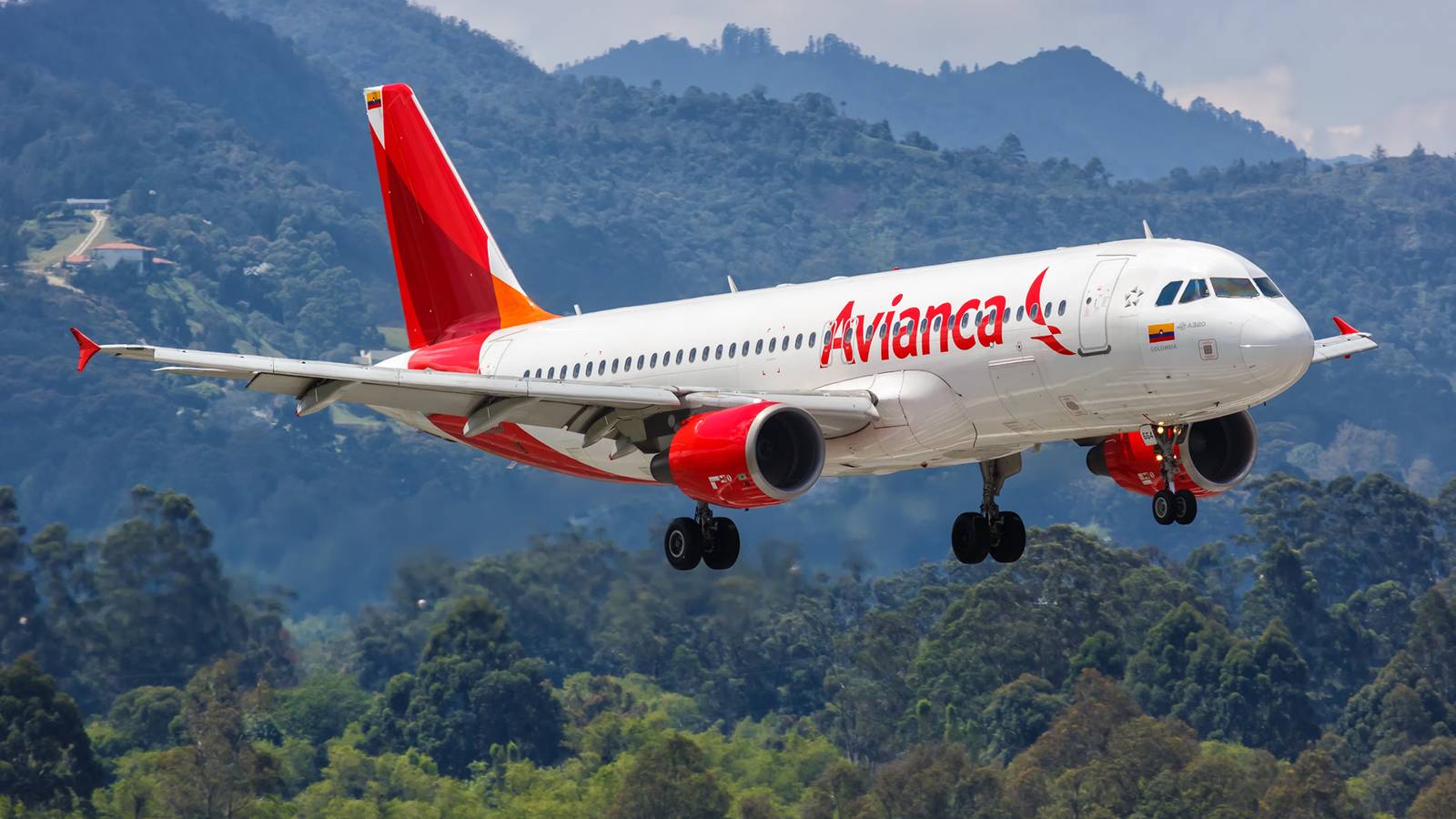 Voo da Avianca enfrenta turbulência severa e pousa em Miami com feridos