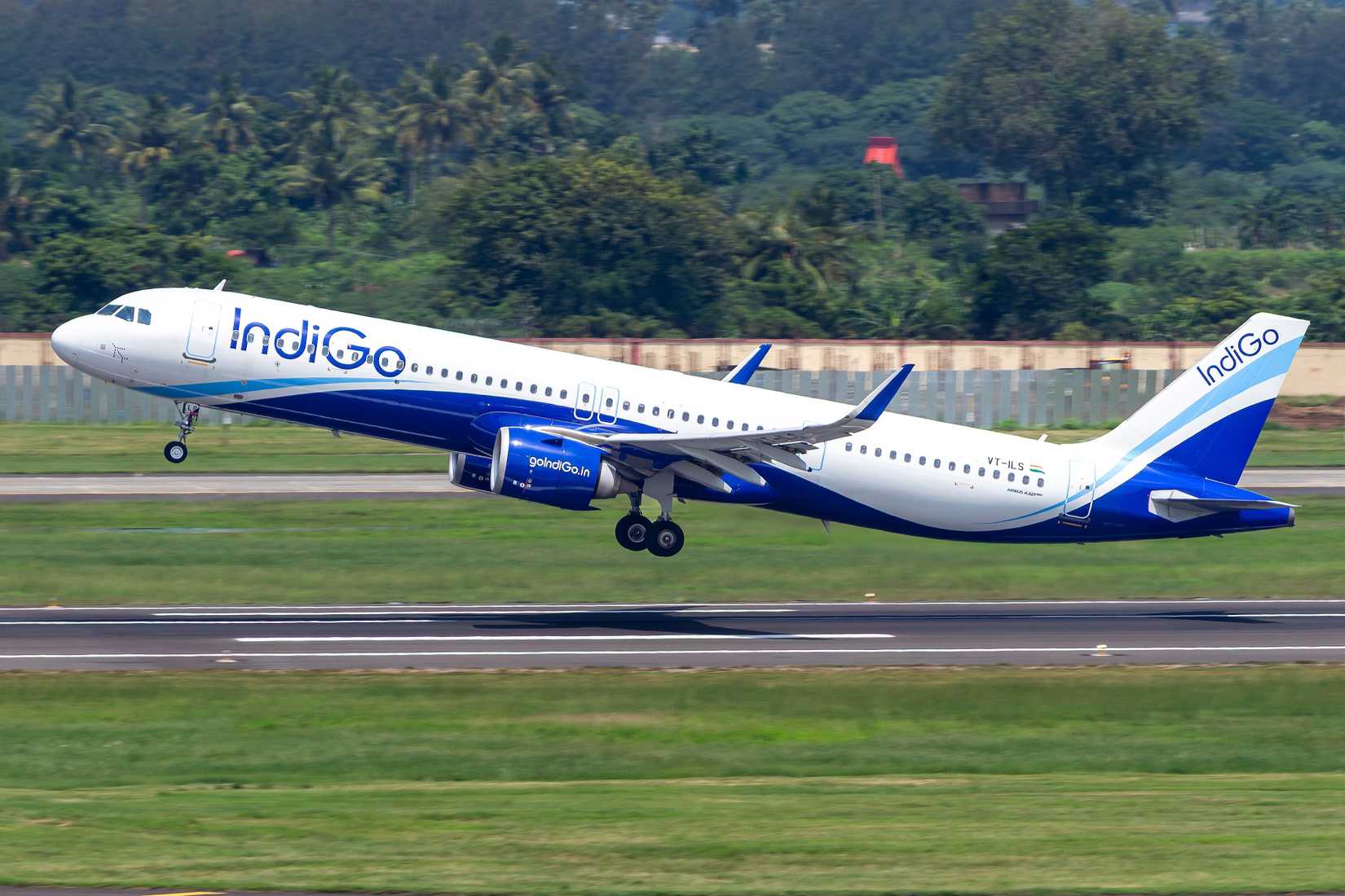 An IndiGo Airbus A321neo aircraft taking off from Chennai Airport.