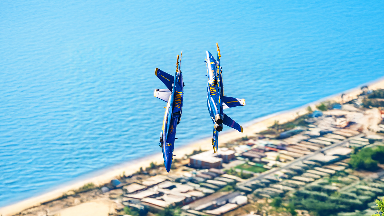 Como os Blue Angels voam a centímetros de distância sem colidir