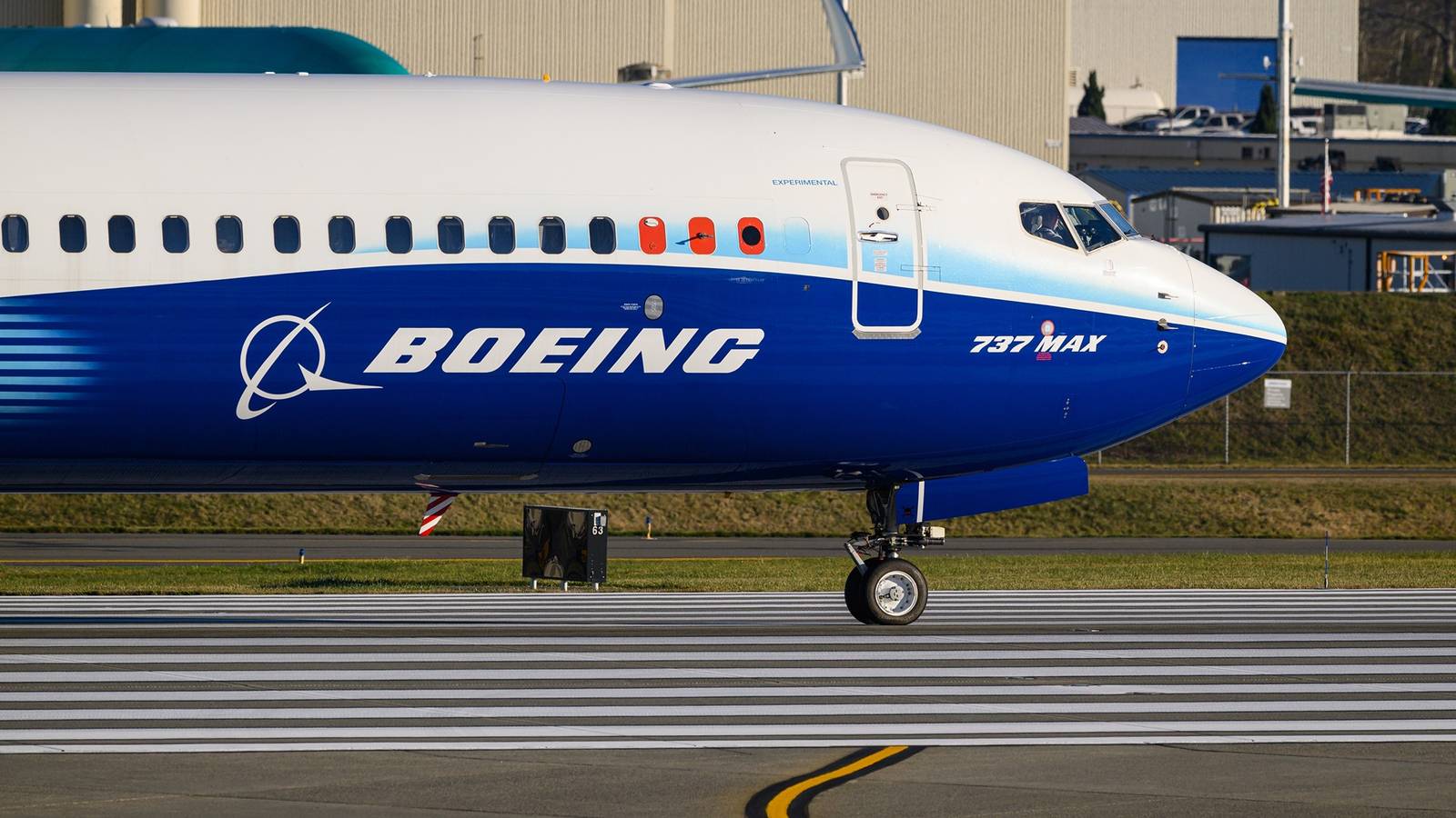 FAA libera Boeing 737 MAX 10: falha de software não é risco de segurança