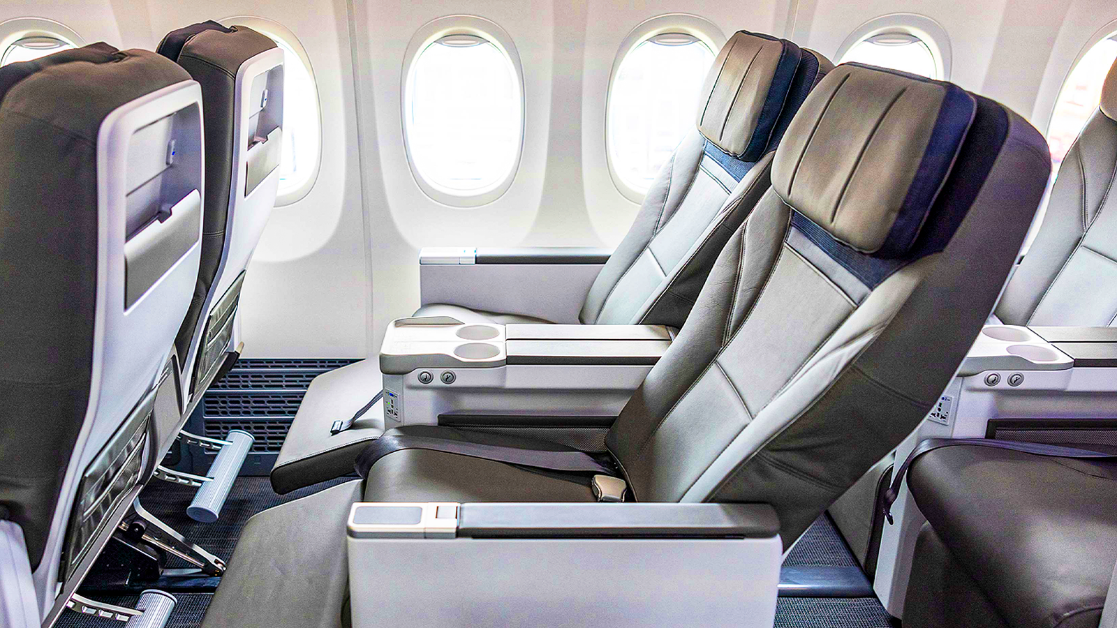 How The Boeing 737's Seating Configuration Differs Across US Airlines ...