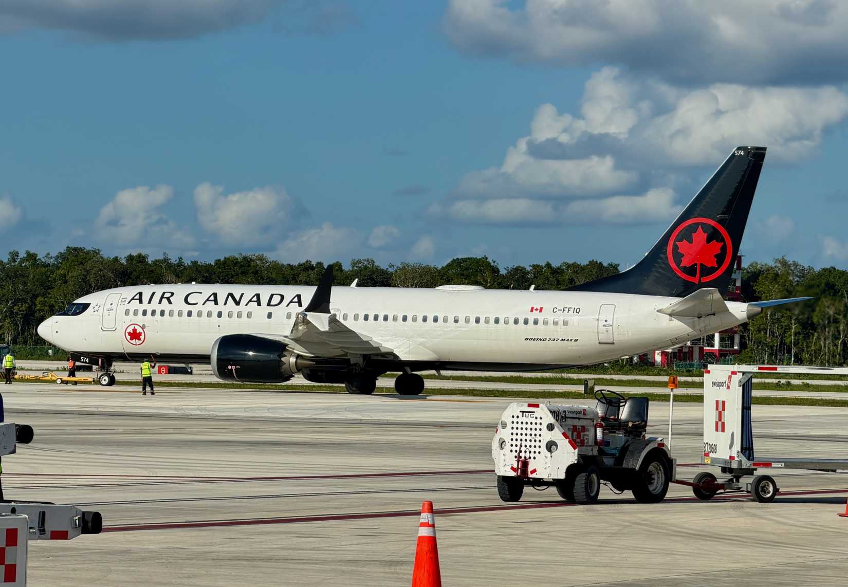 Boeing_737_MAX_8_-_Air_Canada_-_C-FFIQ_-_05