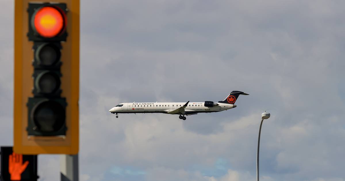 Stop, Stop, Stop": ATC Scrambles To Halt Air Canada Jet As Southwest 737 Lands In St. Louis