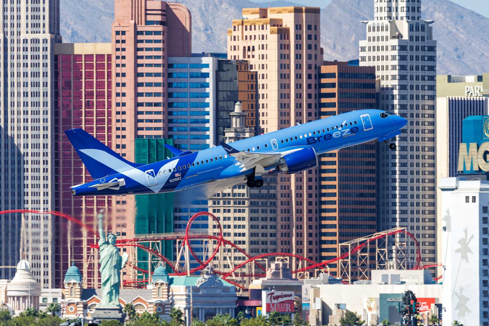 Breeze Airways Airbus A220-300 Las Vegas skyline