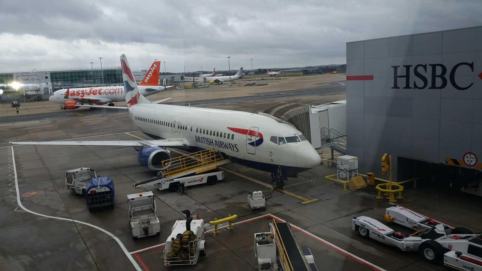 British Airways 737 at Gatwick
