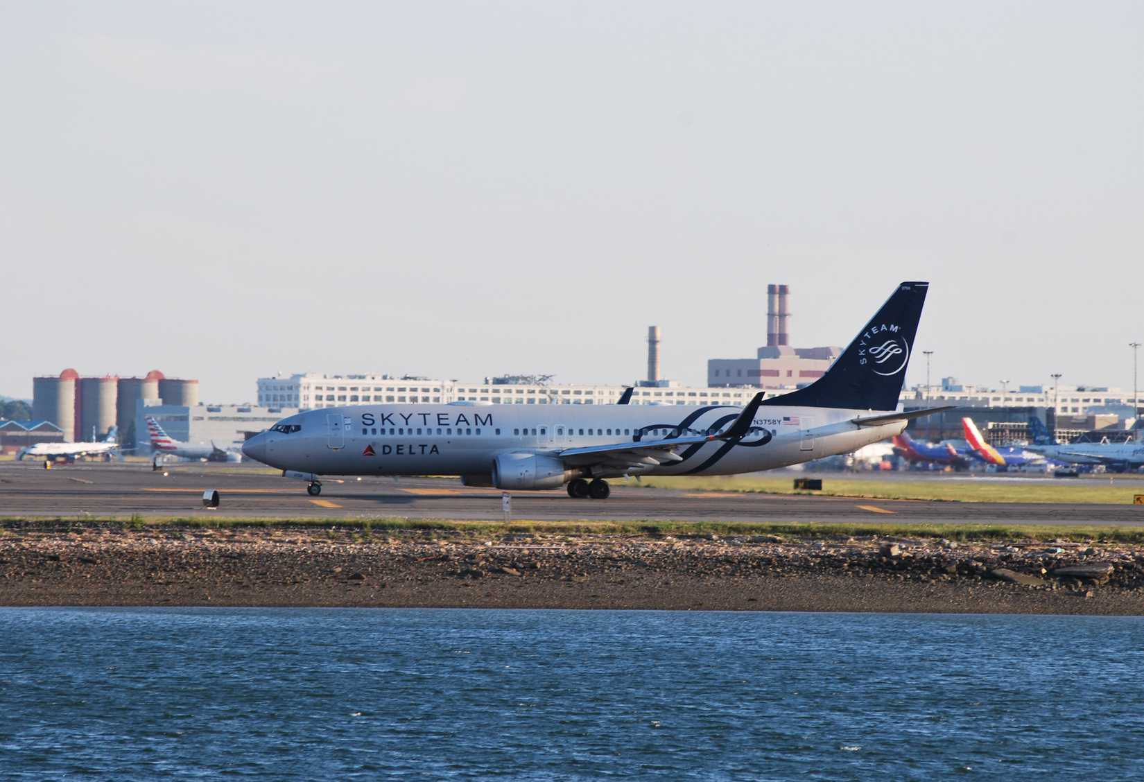 Delta Air Lines Cancels 7 Nonstop Routes From Major Hub: See Affected ...