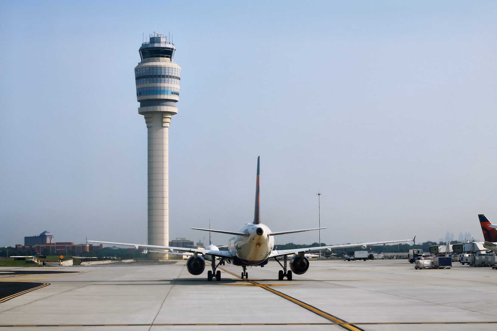 Delta Airbus A320 And Atlanta Control Tower