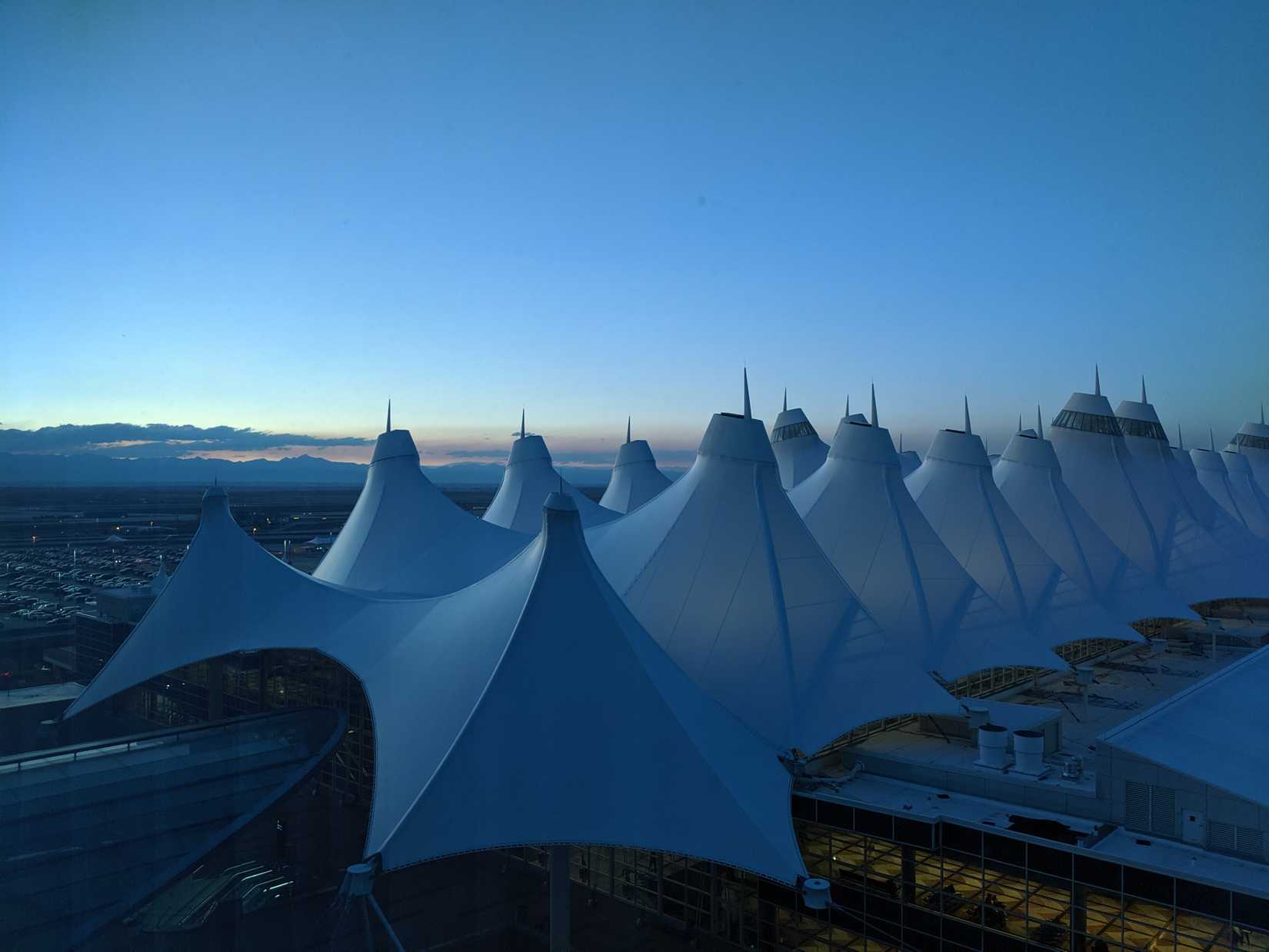 Denver_International_Airport_Main_Terminal2