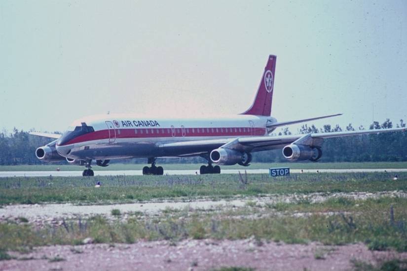 Douglas_DC-8-43,_Air_Canada_AN0173769