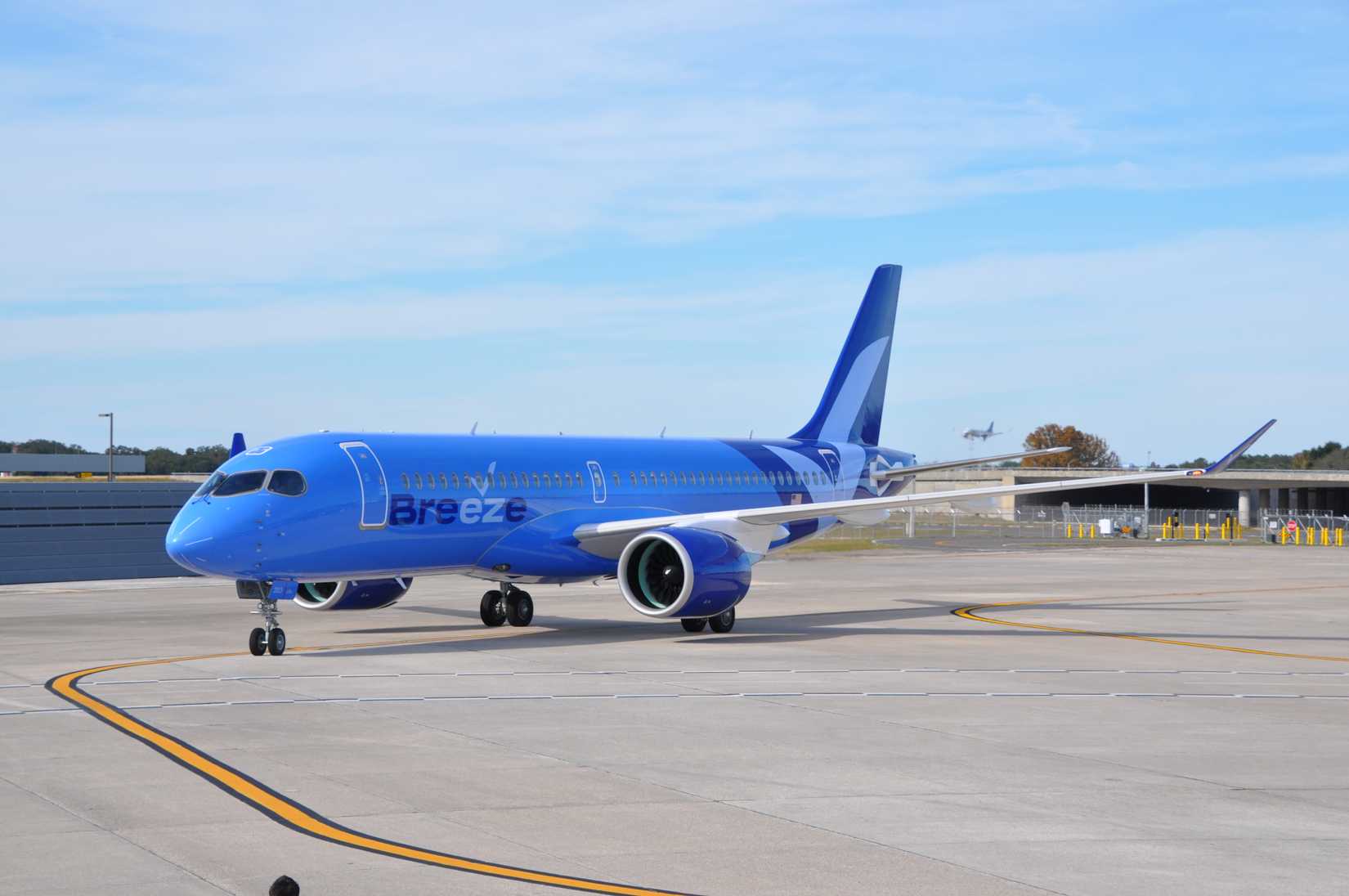 Breeze A220 Taxiing