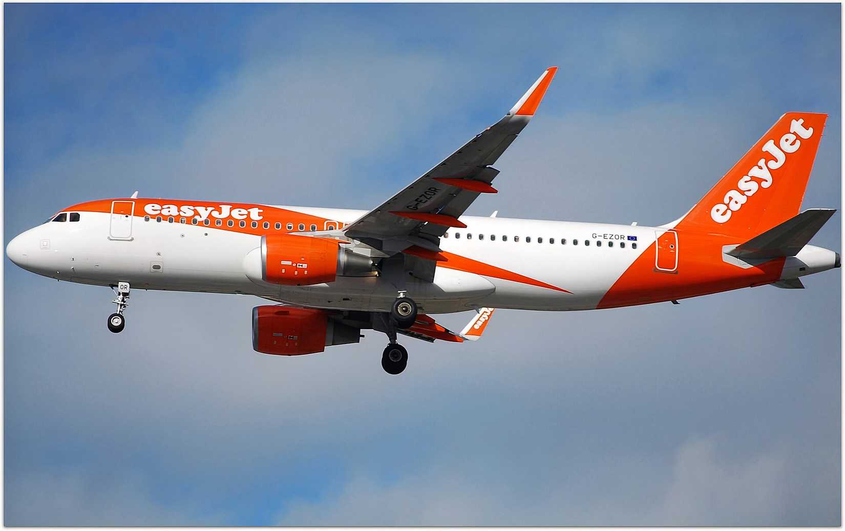 easyJet A320 final
