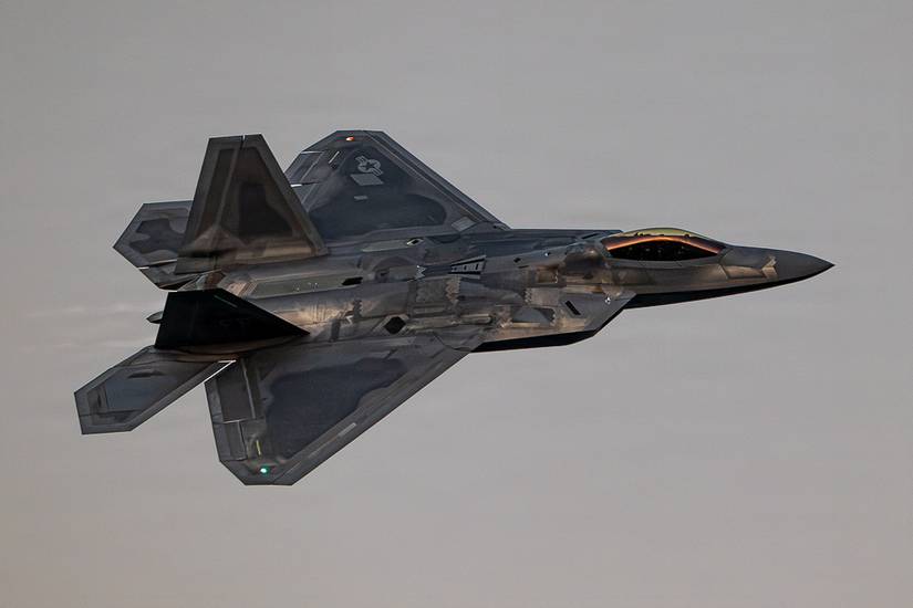 F-22 Demo Team flies over NAS Oceana Beach