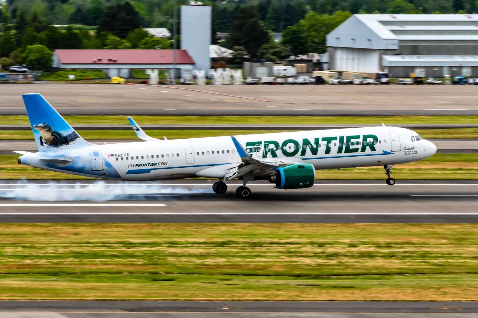Frontier Airlines aircraft landing