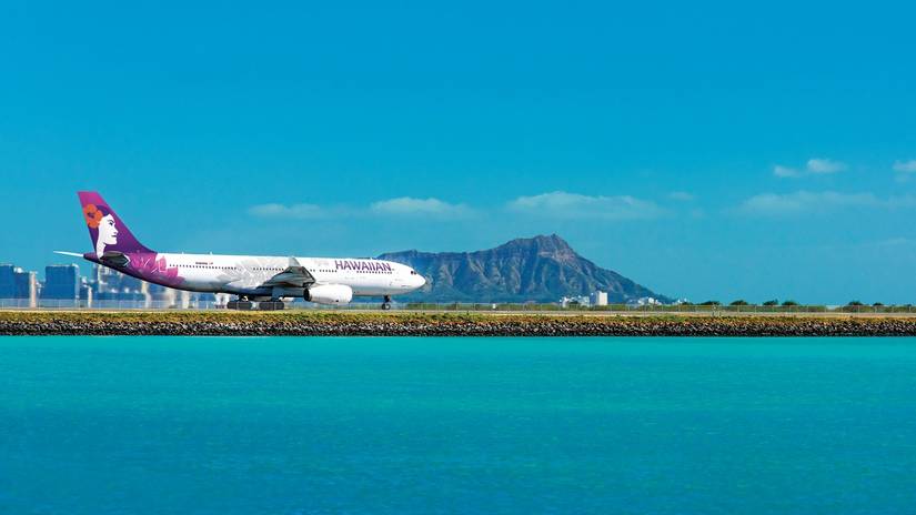 Hawaiian A330 on Diamond Reef runway