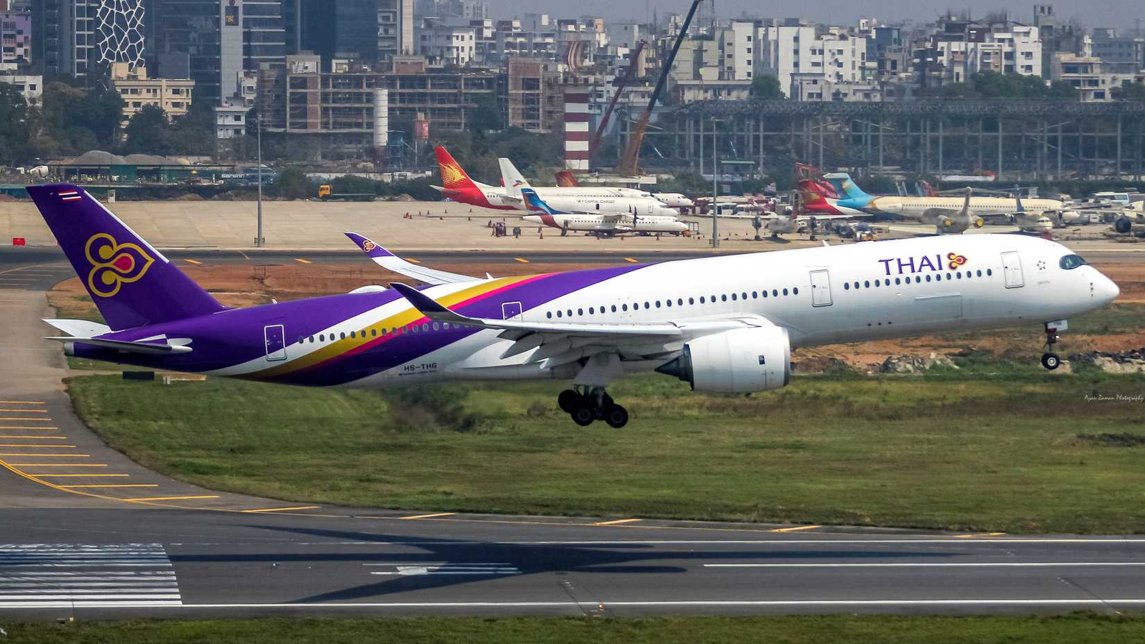 HS-THG_-_Thai_Airways_International_-_Airbus_A350-941_-_MSN_130_-_VGHS