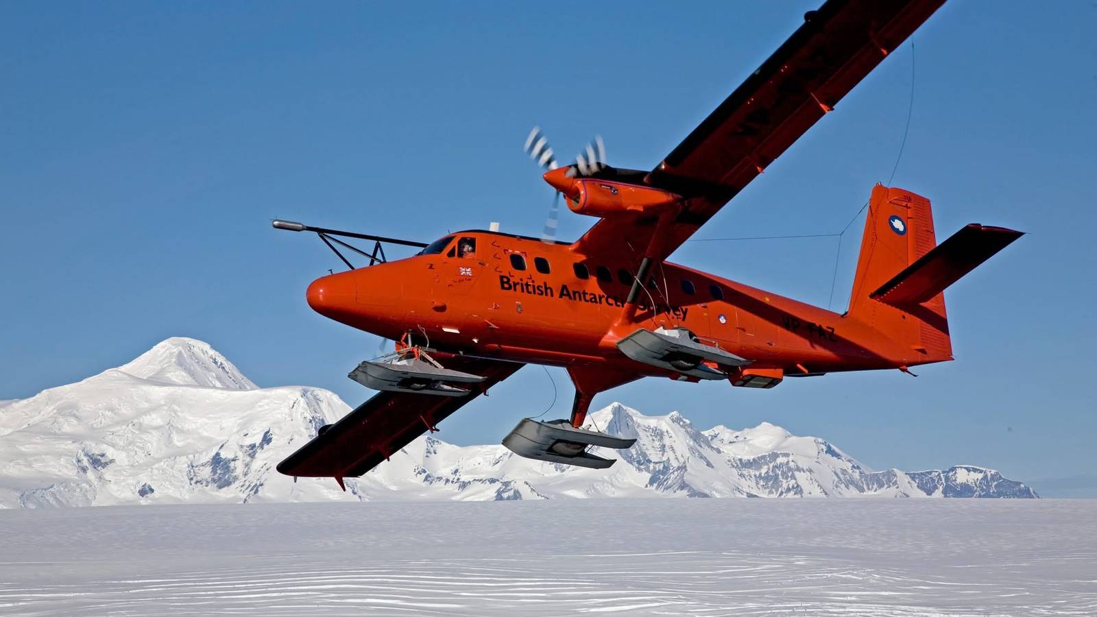Como aviões Twin Otter voam do Canadá para a Antártica na missão da British Antarctic Survey