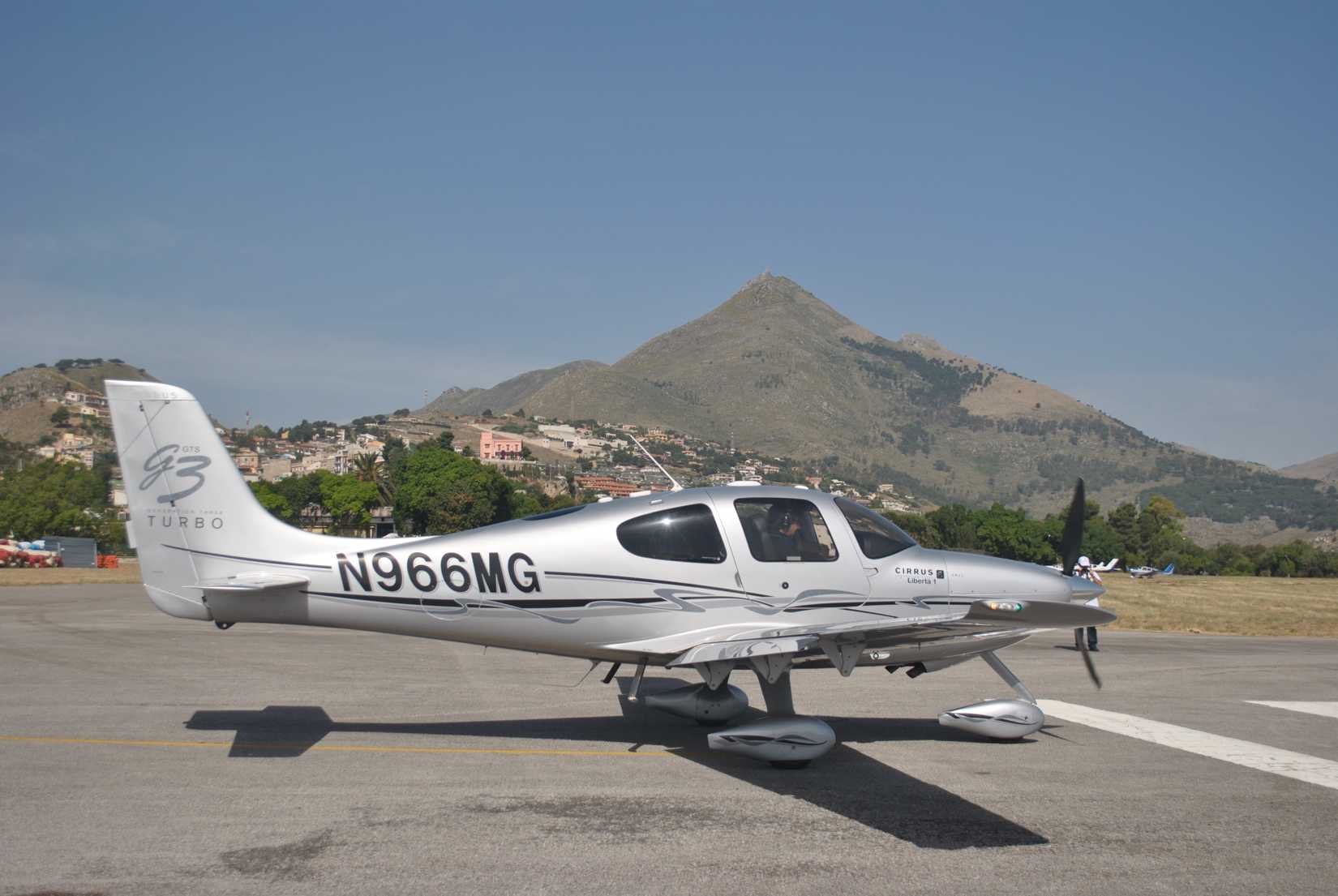 Cirrus SR22