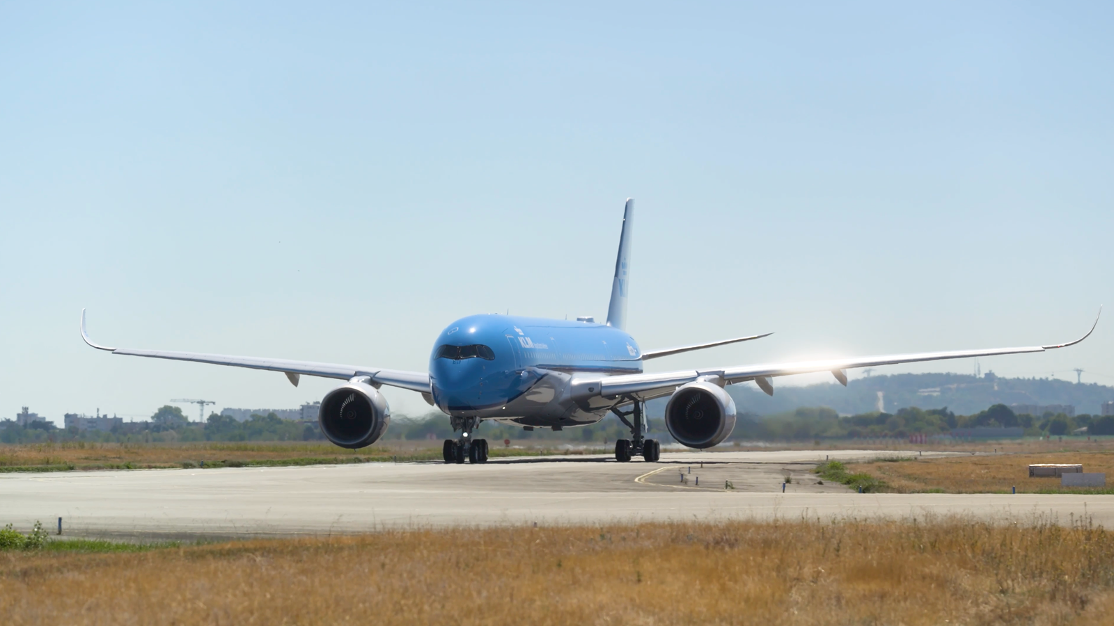 KLM readies first A350‑900 for Amsterdam‑Toronto service in October 2026