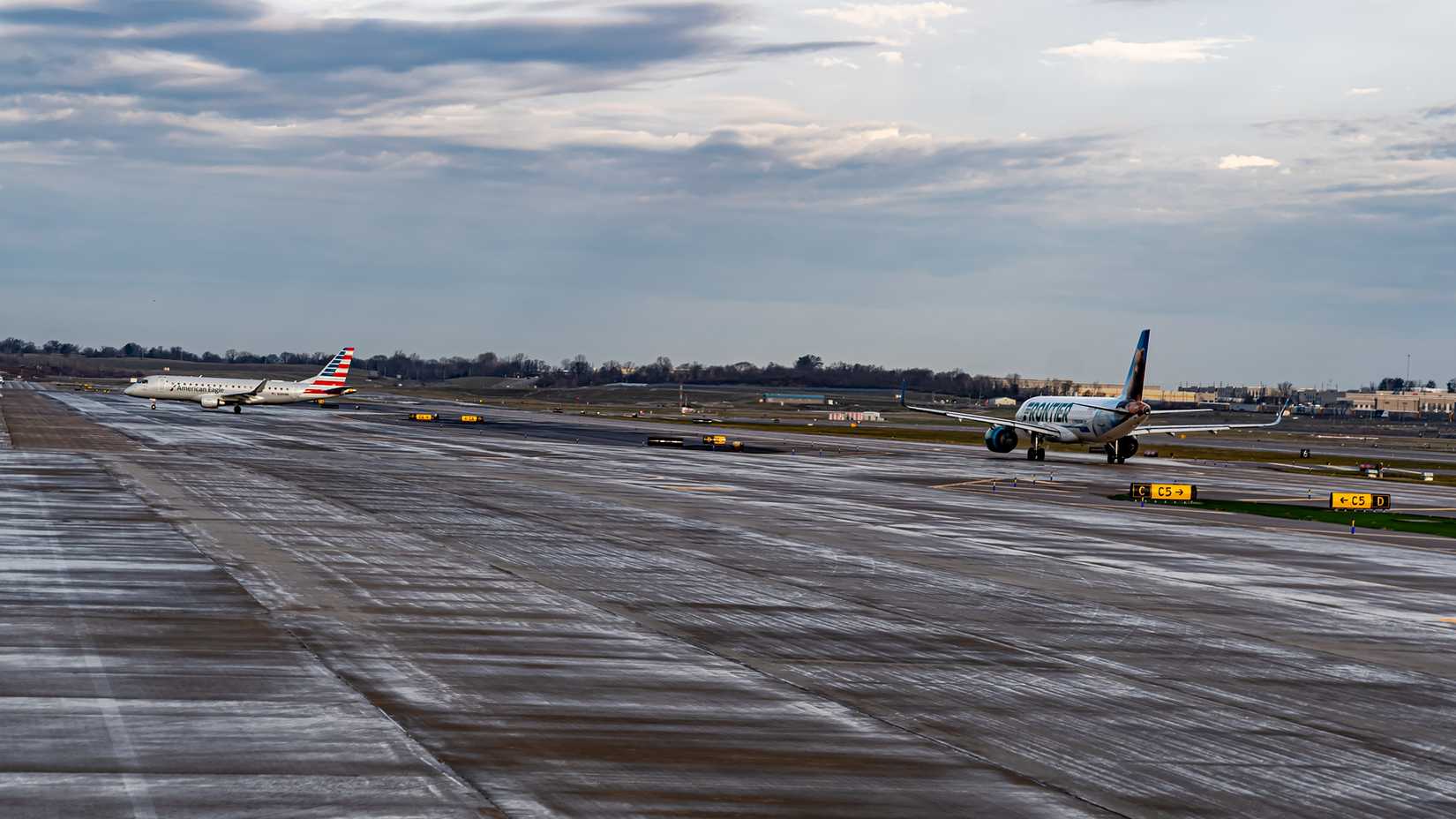 lambert st louis airport runway