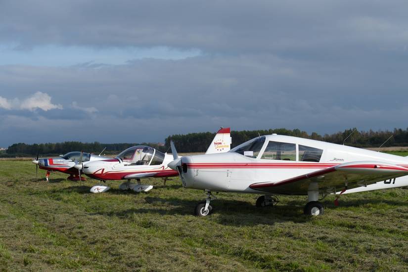Line up of piston aircraft