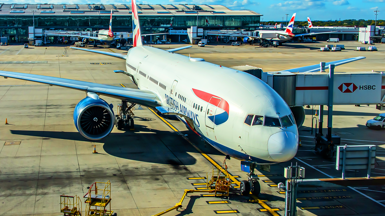 British Airways: Boeing 777 sofre pane a 36 mil pés e retorna a Londres