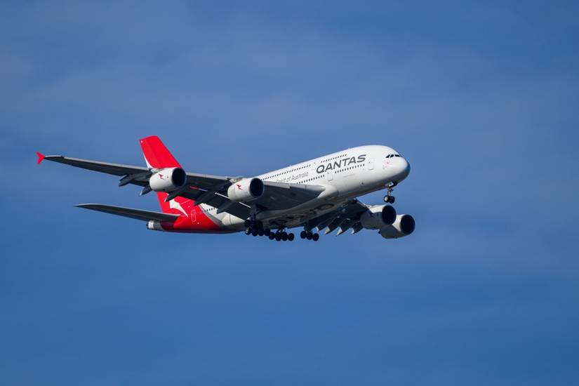 Qantas A380 coming to land