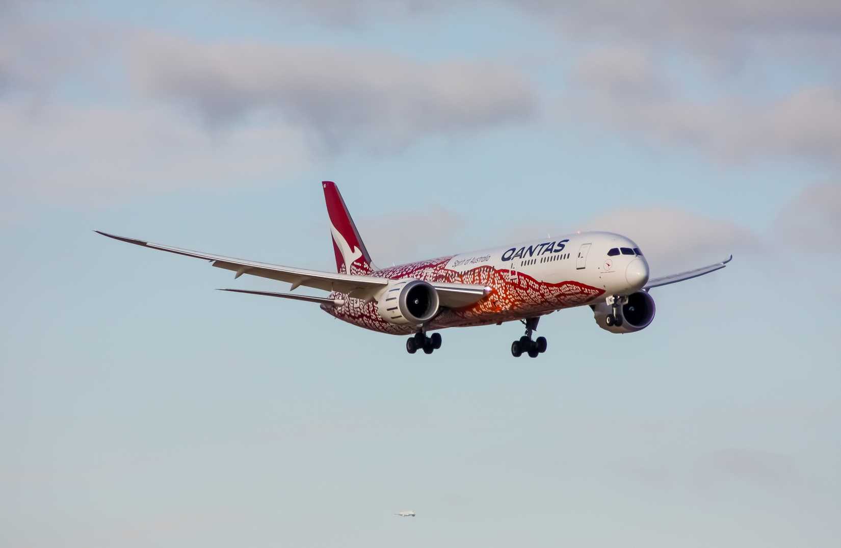 Qantas Boeing 787-9 clear skies