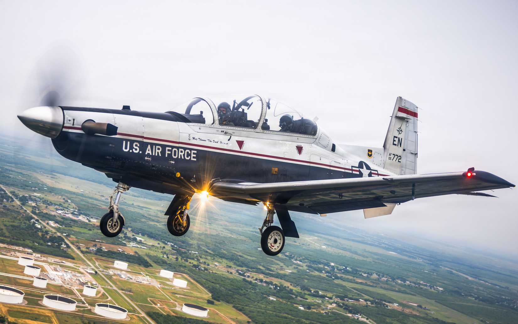 r Force T-6A Texan II approaches the runway for landing at Sheppard Air Force Base, Texas, May 2026.