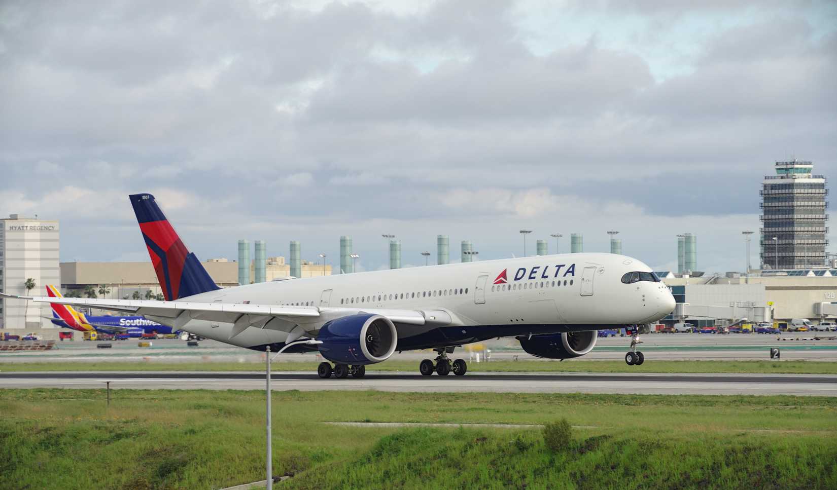 Delta A350 Landing
