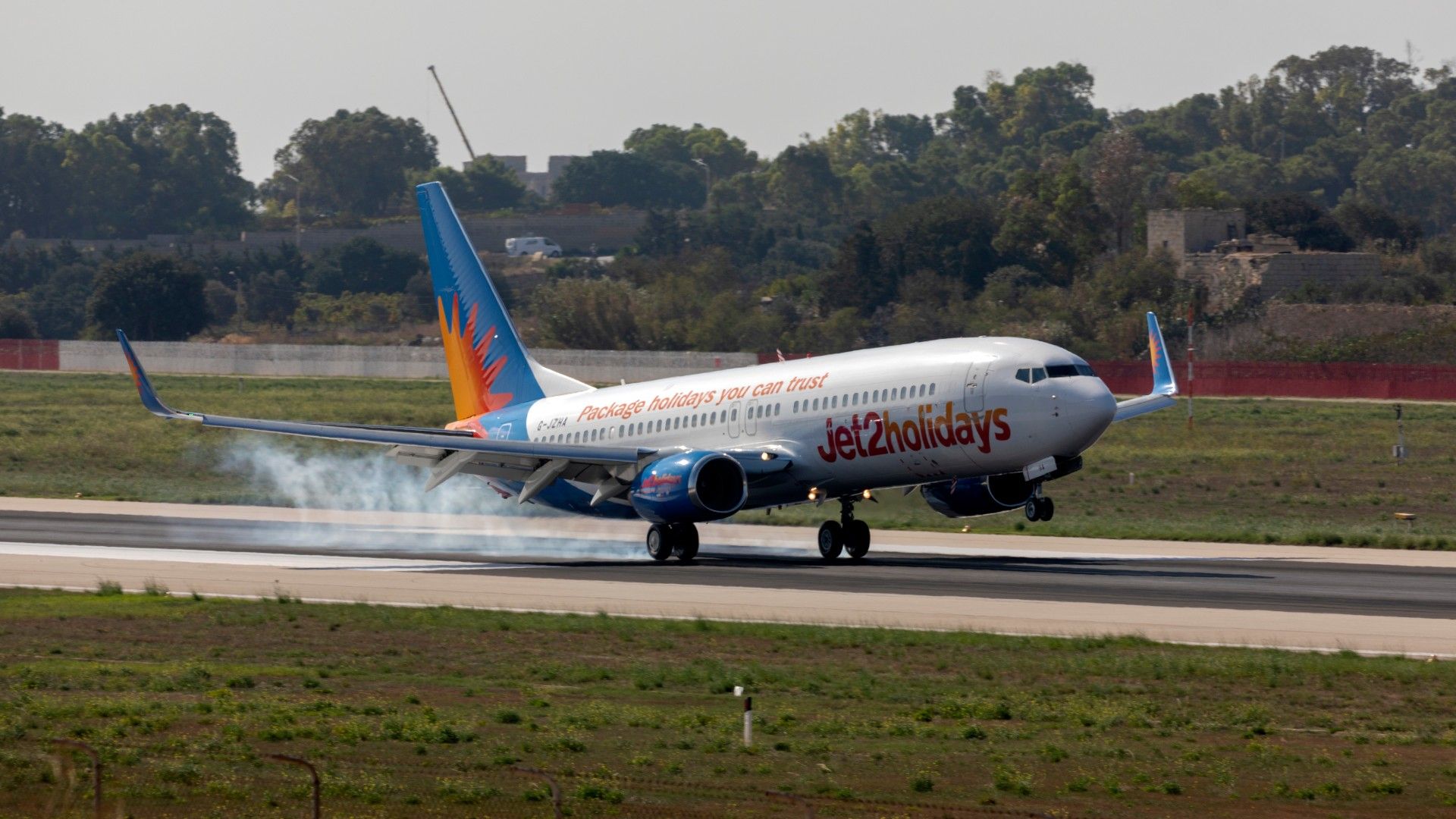 Caught On Camera: Jet2 Boeing 737-800 Veers Off Runway At Birmingham Airport
