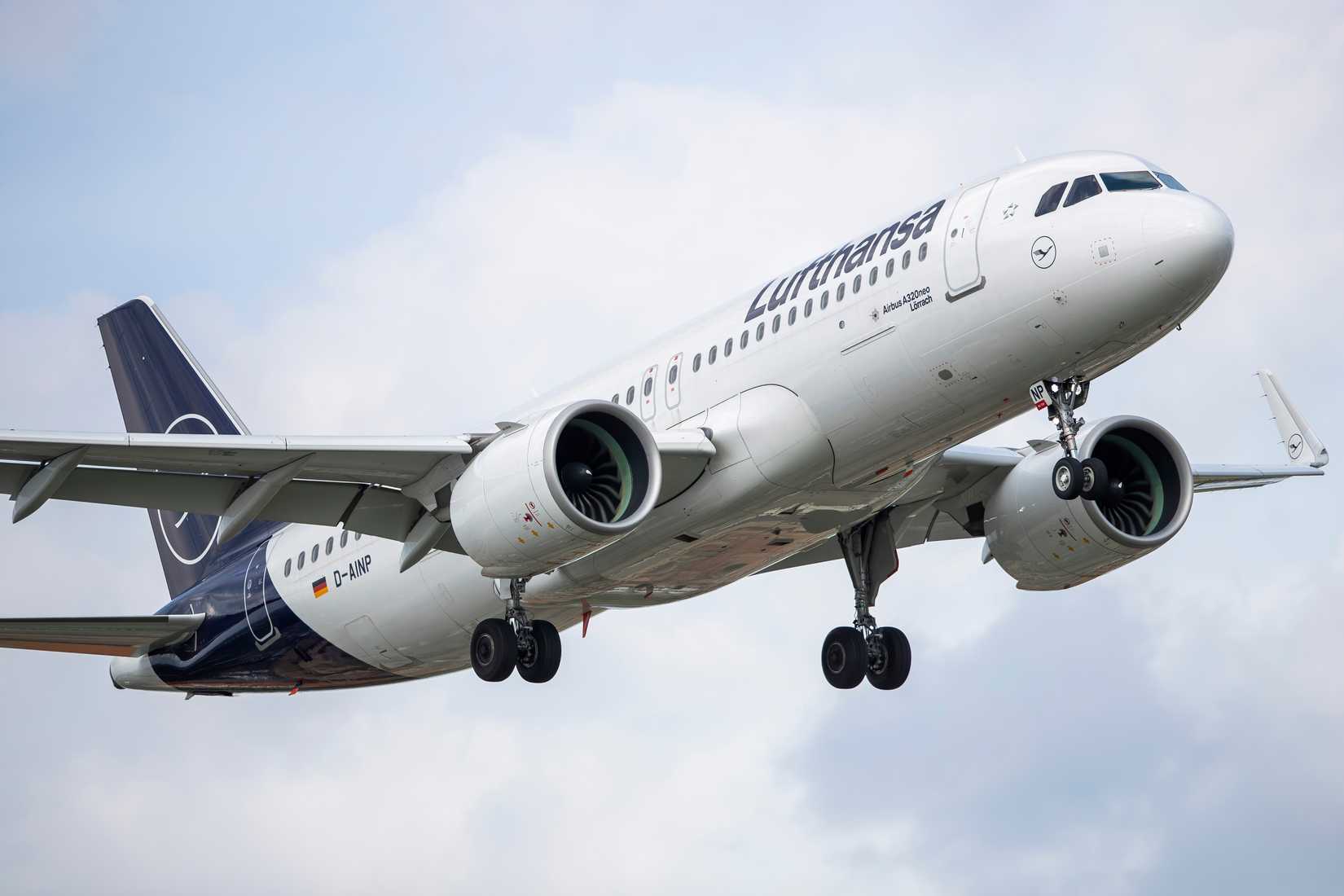 Close up of Lufthansa Airbus A320neo aircraft 