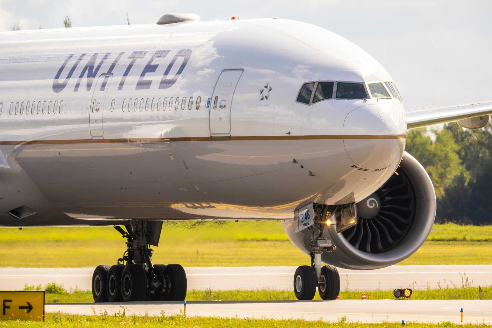 Vilnius Lithuania 2023-09-03 Reg: N2846U. UNITED AIRLINES. BOEING 777-300ER