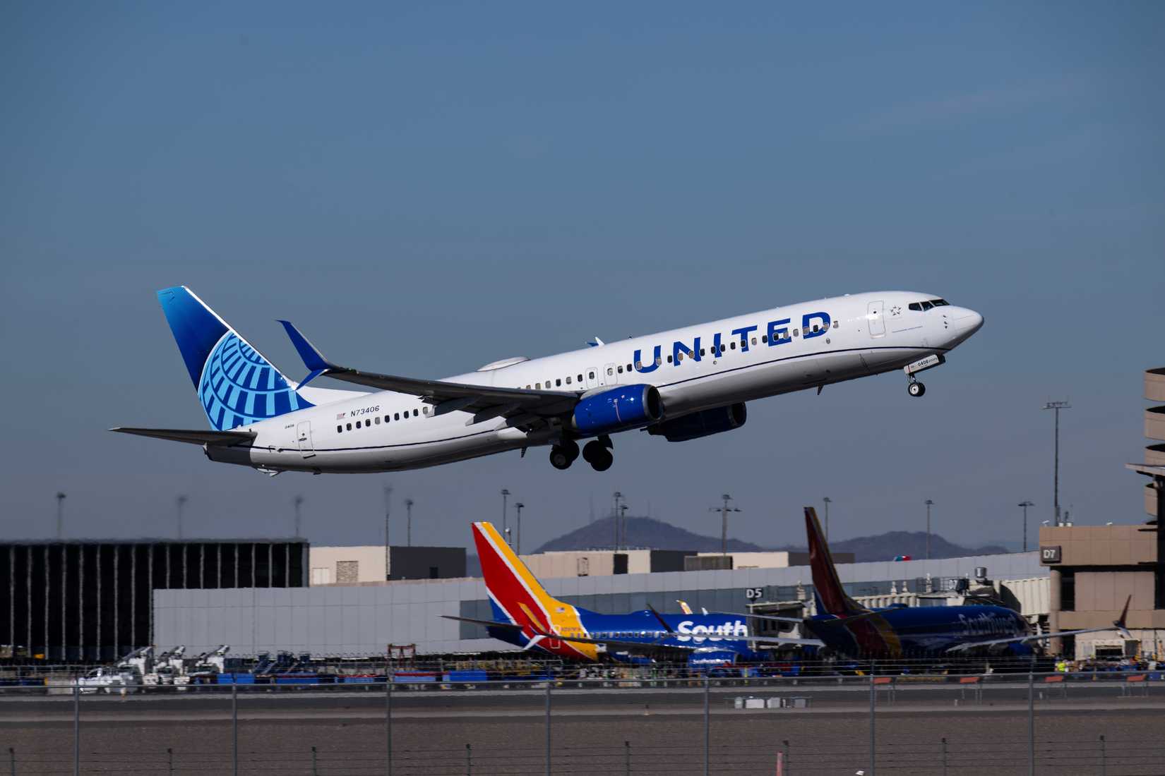 Nearly 2,000 Boeing 737s Must Get Tail Inspections After Jets Pitched ...