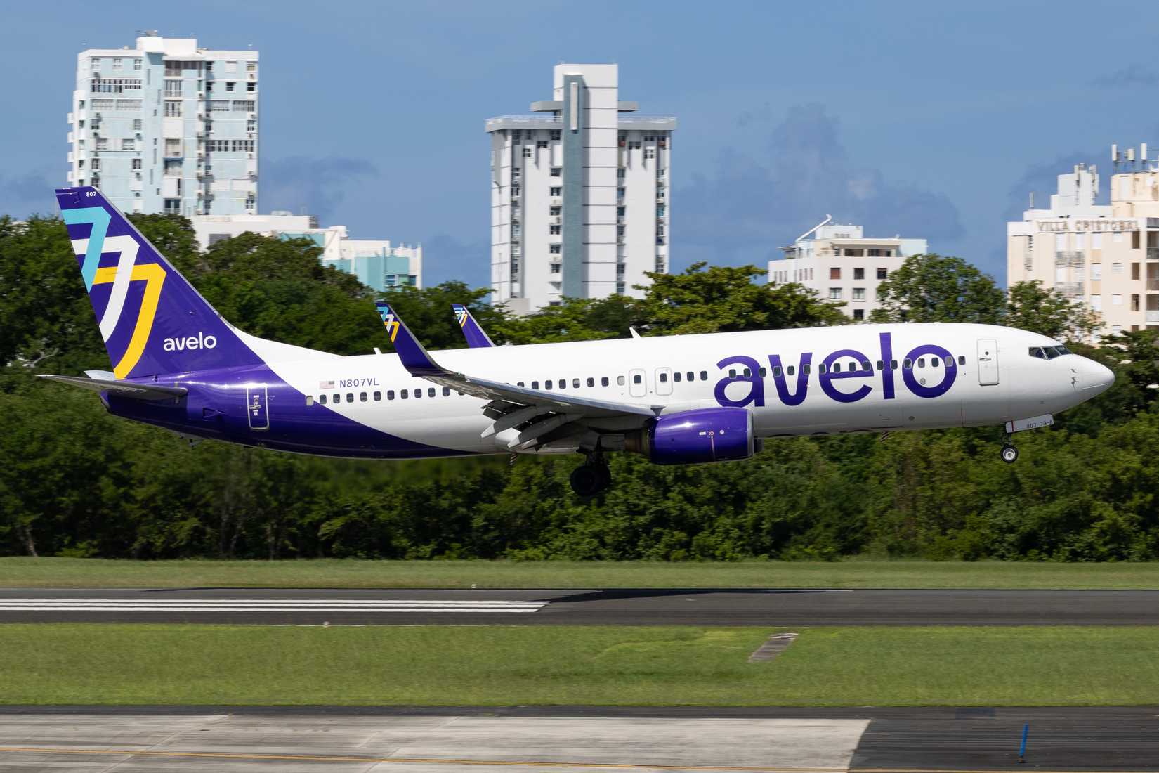 Avelo 737 Landing