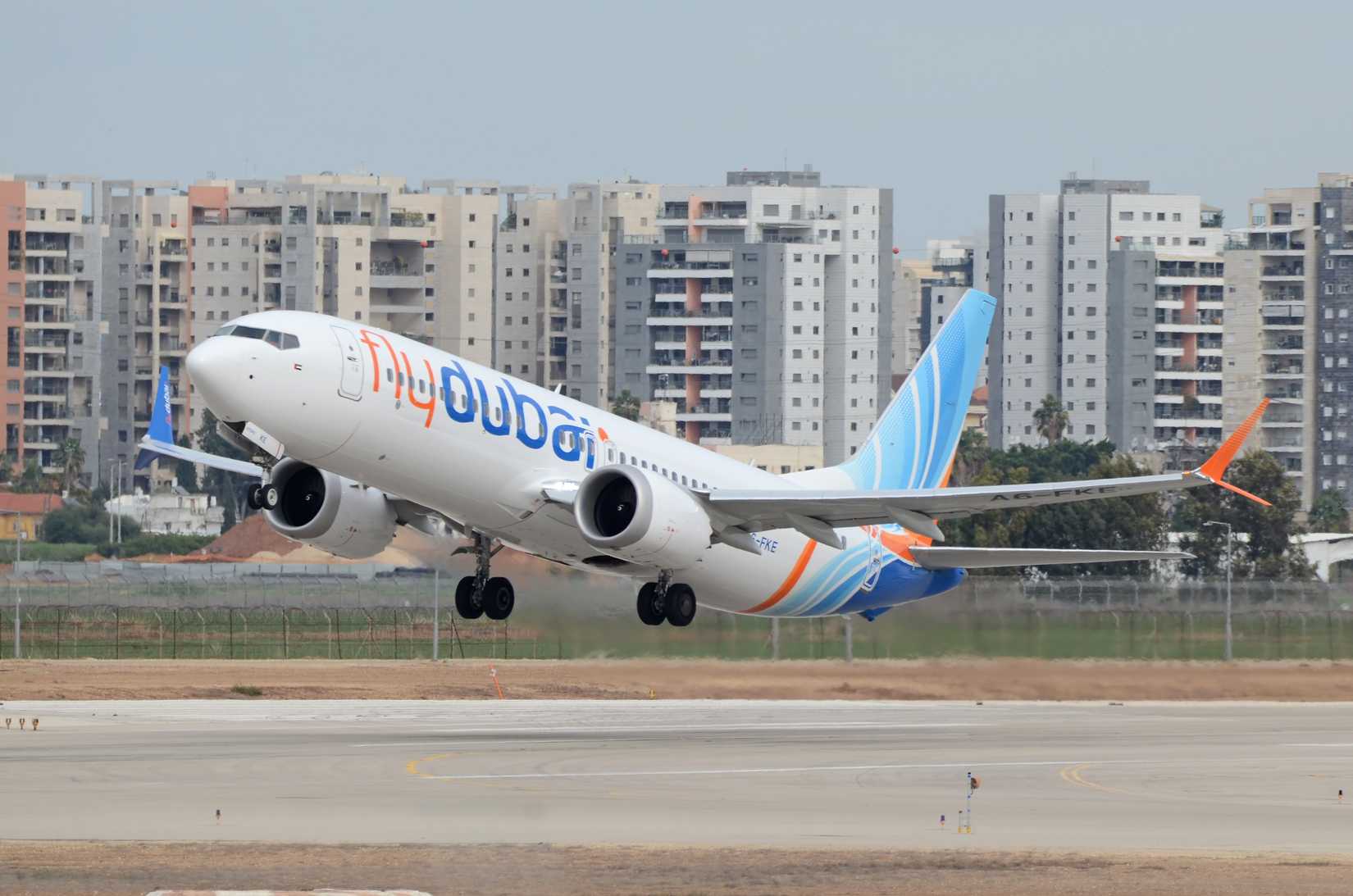 Boeing 737 MAX 8 - FlyDubai take off from Ben gurion airport