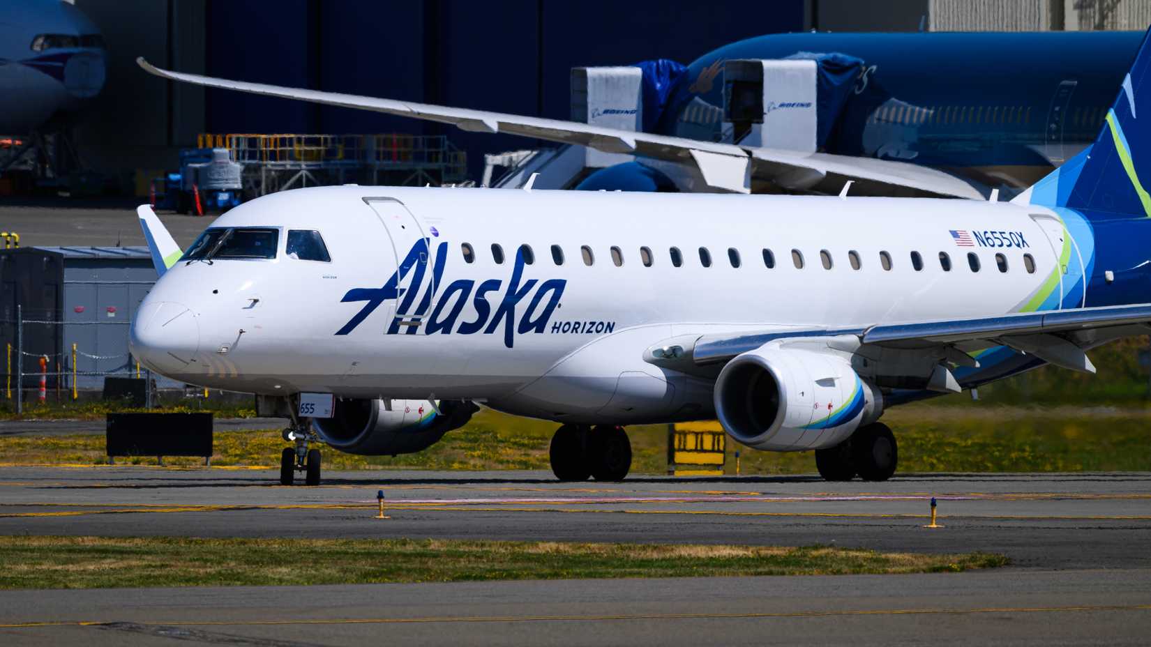 Alaska Airlines Horizon Embraer 175 taxing at Everett Washington