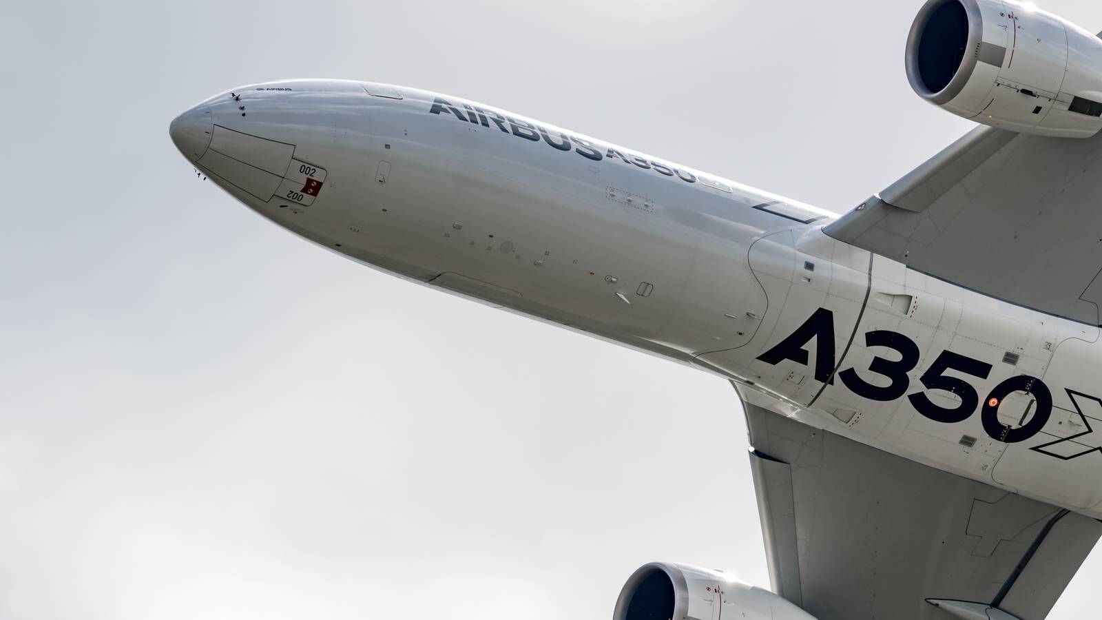 Airbus: CEO confirma decisão sobre versões maiores do A220 e A350 até 2030