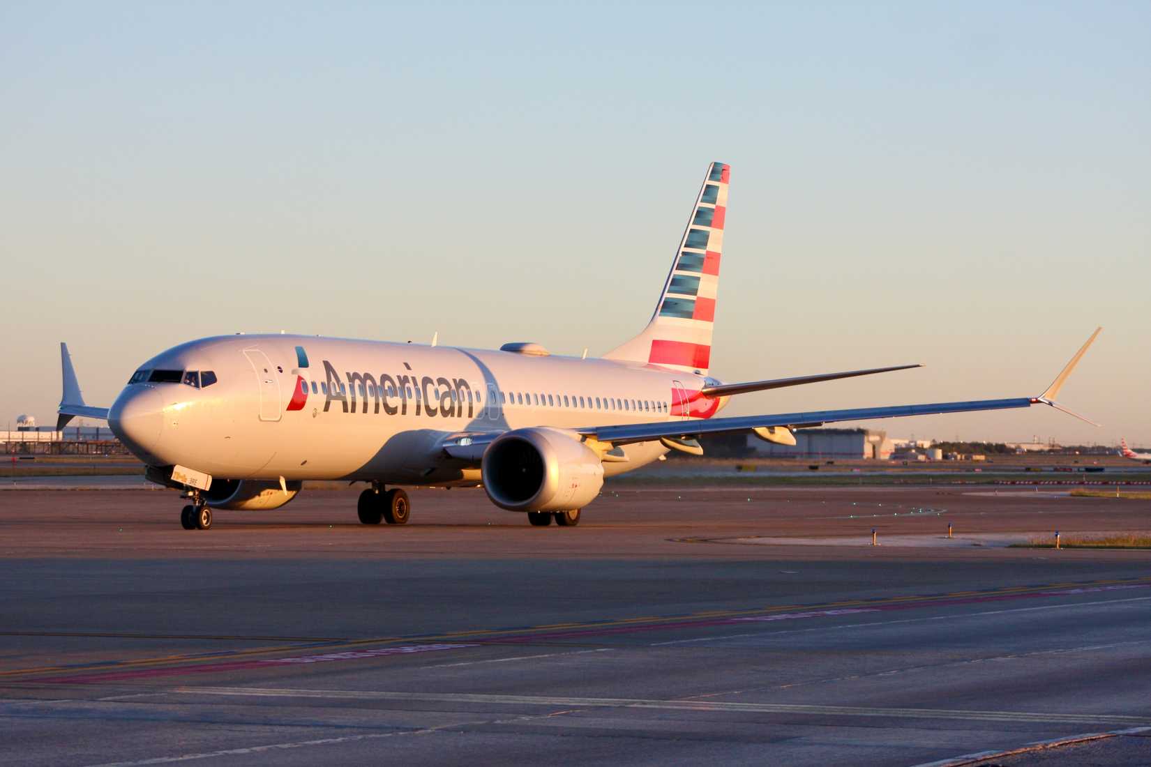 American Airlines Boeing 737 MAX 8 Taxiing