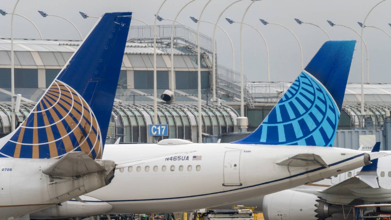 United Acelera Starlink: 1.000 Aviões com Wi-Fi Grátis até 2027